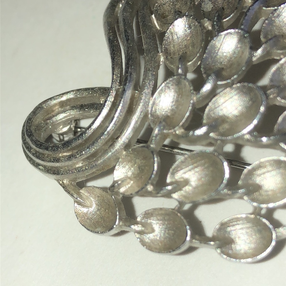 Trifari Crown Silver Tone Cascade Cluster Brooch - Picture 5 of 8